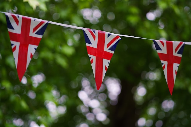 Bunting, biscuits and... benches? The top picks for luxury royal memorabilia