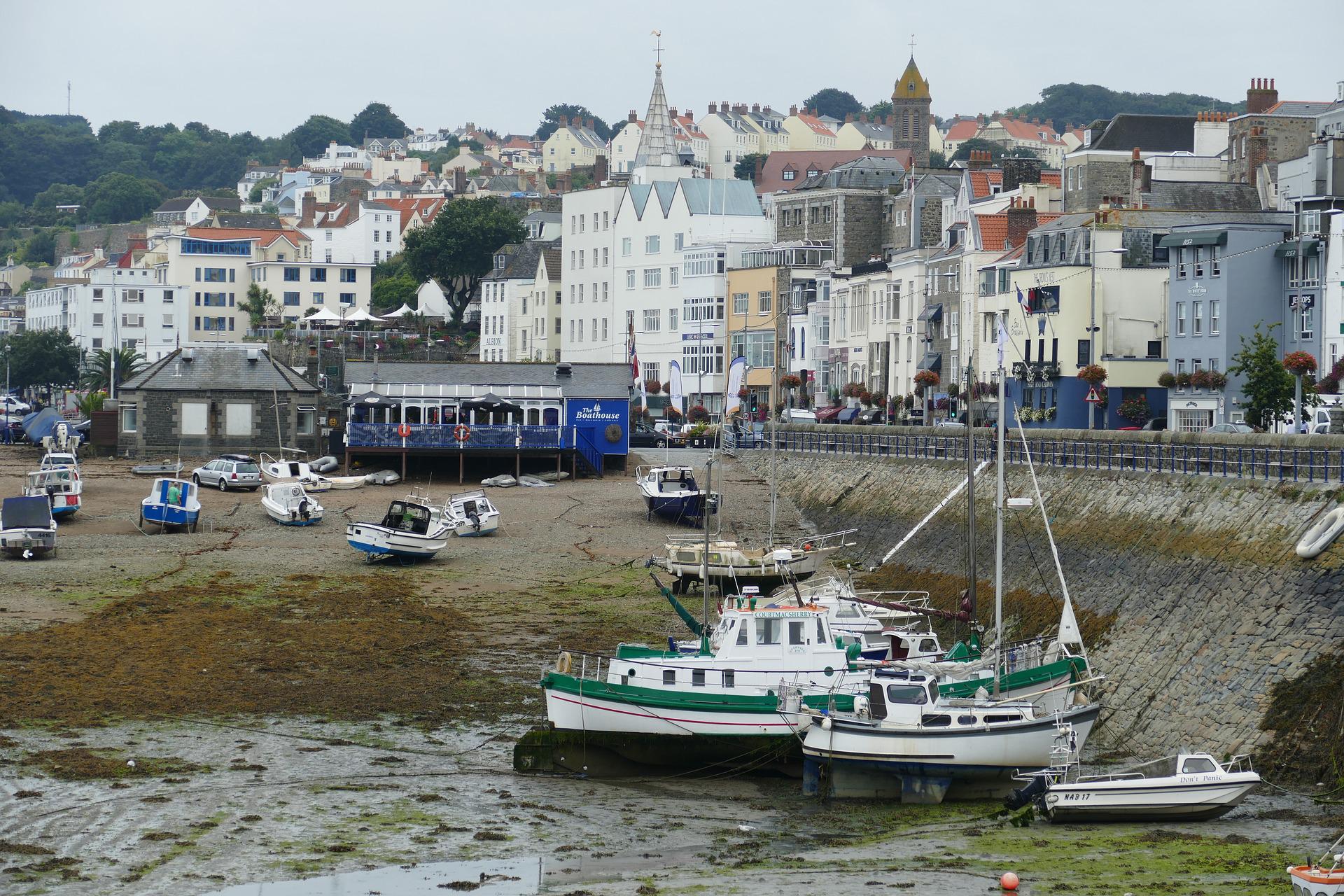 Investment funds domiciled in Guernsey hit decade high